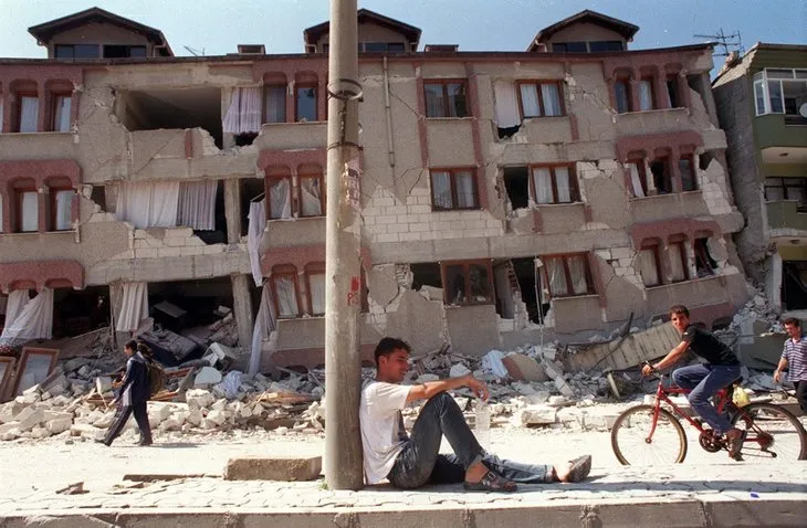 17 Ağustos depreminin üzerinden 23 yıl geçti! O gece yaşananlar akıllardan hiç çıkmadı