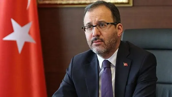 galatasaraya-olympiakos-maci-oncesi-yunanistanda-pcr-testi-engeli-sari-kirmizililar-2-saat-beklemenin-ardindan-turkiyeye-donme-karari-aldi-1626110451108.jpg Galatasaray'a Olympiakos maçı öncesi Yunanistan'da PCR testi engeli! Sarı kırmızılılar 2 saat beklemenin ardından Türkiye'ye dönme kararı aldı - 6