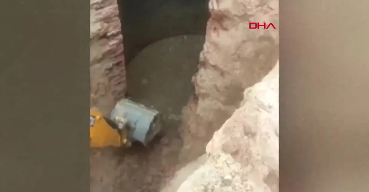 Fil metrelerce yükseklikten kuyuya düştü! Kurtarmak için koridor kazıldı