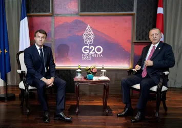 Fransa Cumhurbaşkanı Emmanuel Macron'dan Başkan Erdoğan'a övgü: Çok etkin rol oynuyor
