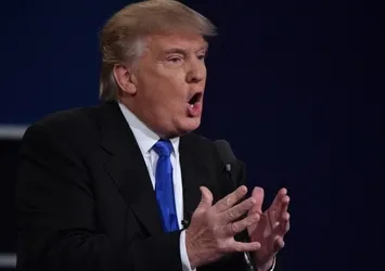 Trump'tan, eski FBI Direktörü Comey'e suçlama