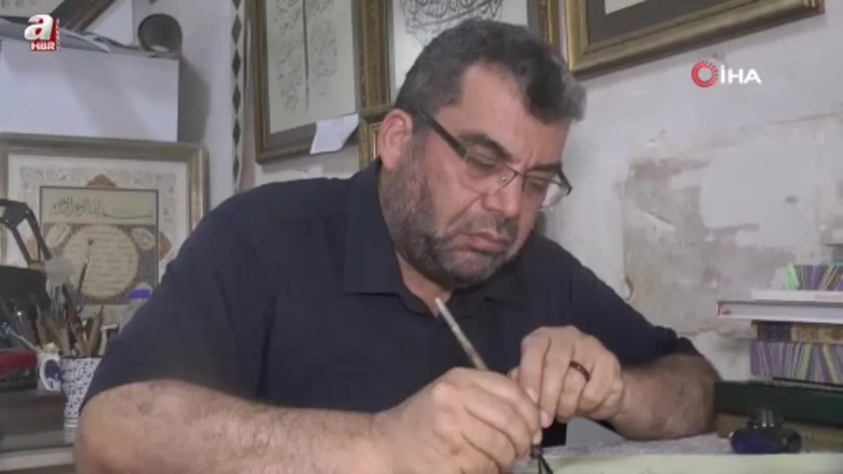 Gaziantep'te 40 yıldır eserlerini aşkla nakşediyor