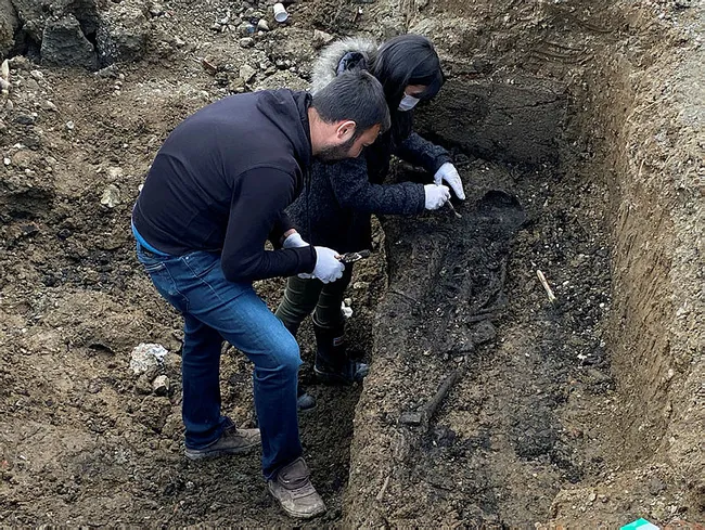 Bizans İmparatorluğu’na ait mezar heyecanlandırdı! Bin 500 yıllık mezarda incelemeler sıklaştırıldı - 4