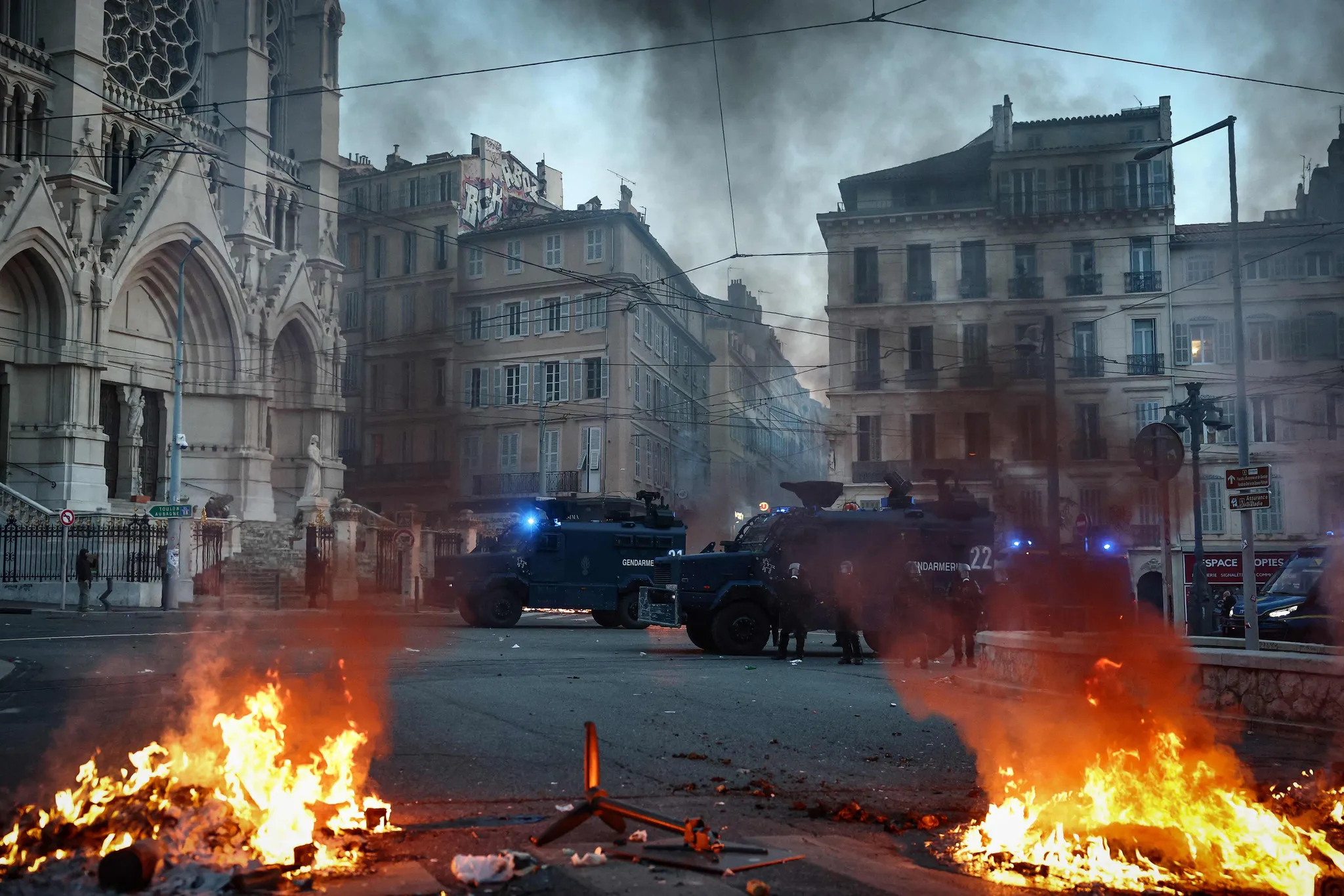 Protesto öncesi Paris'te kırmızı alarm! Gece yasağı kararı