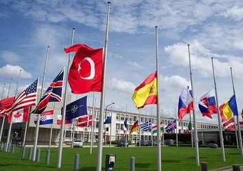 NATO'da bayraklar yarıya indirildi