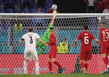 Valencia'dan Uğurcan Çakır'a flaş teklif