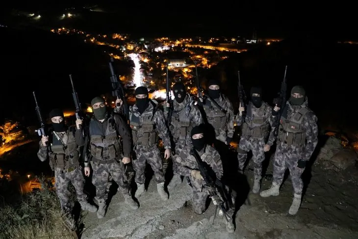 Özel Hareket polisleri ’Sınır Kartalları’ nöbette! Hainlere göz açtırmıyorlar...