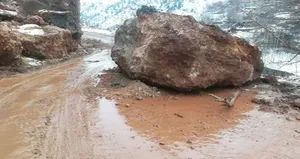 Yağışlar heyelana neden oldu