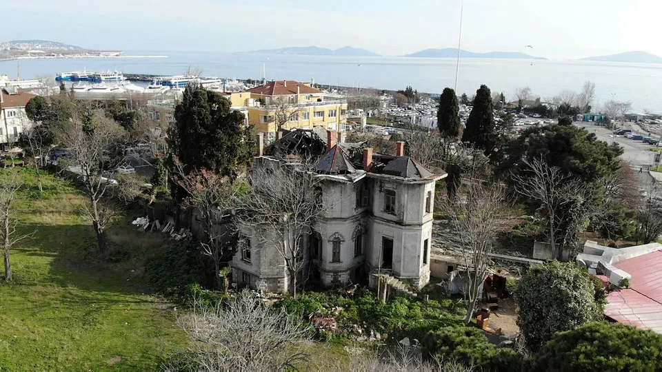Kadıköy'deki tarihi köşk harabeye döndü! Haydarpaşa Tren Garı’nın Alman müdürü yaptırmış