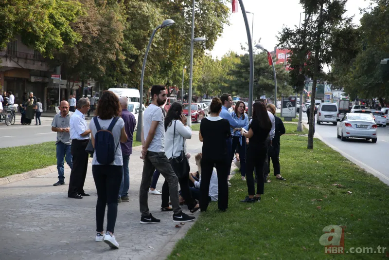 Deprem nedeniyle İstanbullular parklara akın etti 18