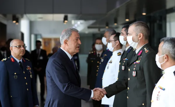 Milli Savunma Bakanı Hulusi Akar NATO Karargahı'na geldi - 3