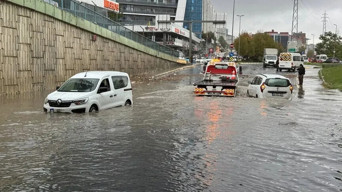 İzmir için sarı kodlu alarm! Kuvvetli sağanak geliyor