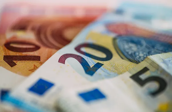 avrupa-merkez-bankasindan-faiz-karari-piyasalarin-gozu-bu-haberdeydi-1702560387969.jpg Avrupa Merkez Bankası'ndan faiz kararı! Piyasaların gözü bu haberdeydi - 1