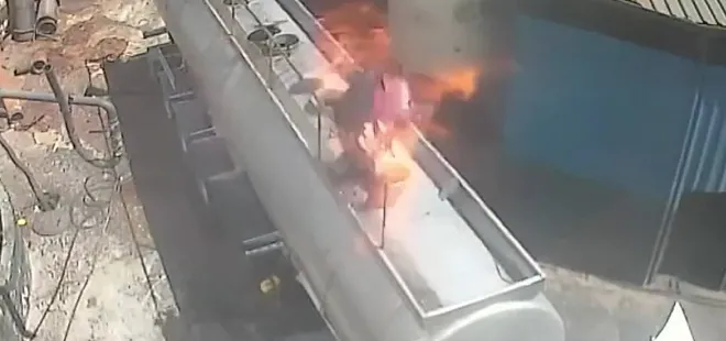 Ağzında sigara ile açtığı tanker kapağı bomba gibi patladı