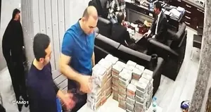 CHP’nin para sayma kuleleri davası ertelendi