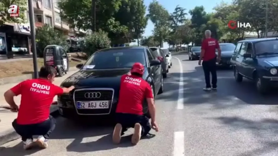 İtfaiyeden kedi kurtarma operasyonu