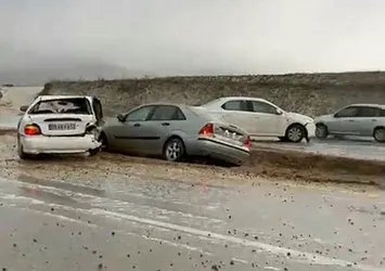 6 aracın birbirine girdiği kaza kameralarda! 12 kişi yaralandı kaza böyle geldi