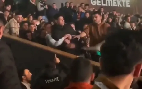 Kılıçdaroğlu’nun PR çalışması elinde patladı: Aday olma diyen genç ’konser var’ denilerek mitinge götürülmüş