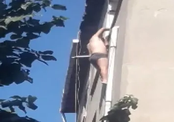 Yarı çıplak halde 5. katta böyle bekledi