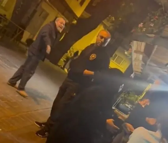 1684985056527.jpg İstanbul'da 28 Şubat zihniyeti yine hortladı! Çarşaflı kadınlara çirkin saldırı - 1