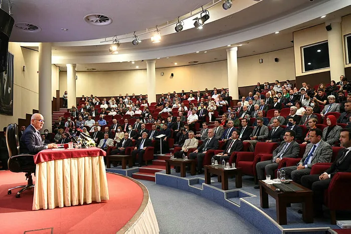 tarim-ve-orman-bakani-vahit-kirisci-ilan-etti-tarimda-yeni-bir-donem-basliyor-1664562592420.jpg Tarım ve Orman Bakanı Vahit Kirişci ilan etti: Tarımda yeni bir dönem başlıyor - 7