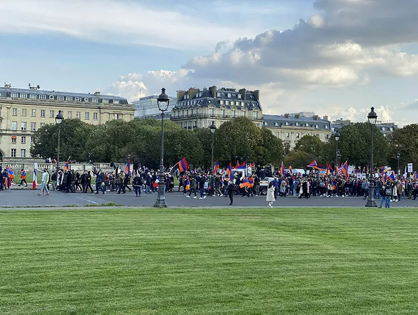 Paris'te skandal! terör örgütü PKK'nın katılımıyla Ermenistan'a destek gösterisi - 1