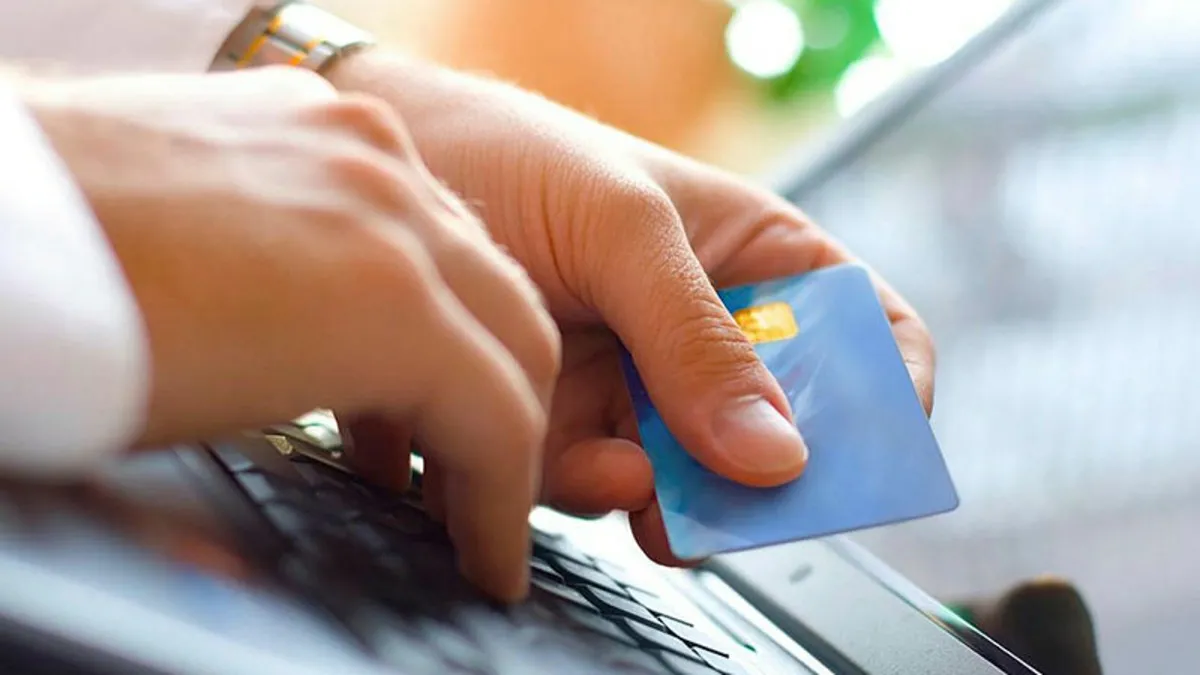 Banka kartını arkadaşına verdi hayatı karardı! 100 yıl hapis talebi