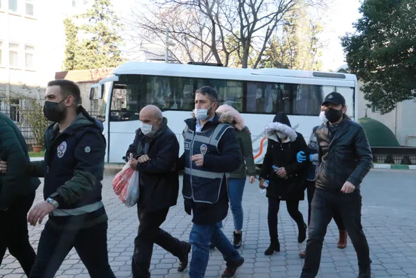 1609256006335.jpg Hem dolandırdı hem de akıl verdi: Kimseye inanıp para göndermeyin - 1