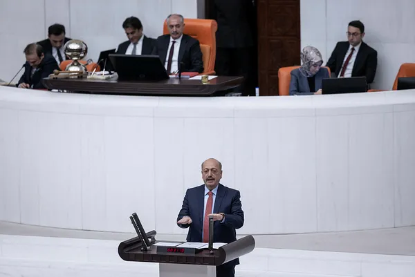 Bakan Vedat Bilgin’den EYT ve asgari ücret açıklaması! EYT ne zaman çıkacak? TBMM’de son dakika açıklaması...