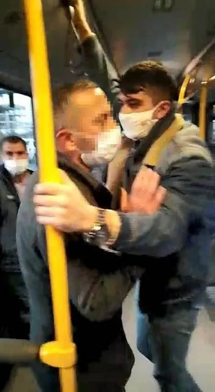 halk-otobusunde-igrenc-olay-sapigin-sozleri-cildirtti-1605081884577.jpg Halk otobüsünde iğrenç olay! Sapığın sözleri çıldırttı... - 2