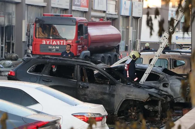 Ankara'da kimyasal madde üreten iş yerinde çıkan büyük hasara neden oldu - 3