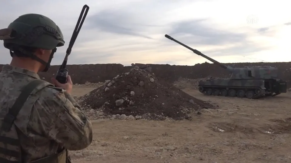 TSK’dan terör örgütü PKK-YPG’ye bombardıman! Bombalara şehitlerin ismi yazıldı