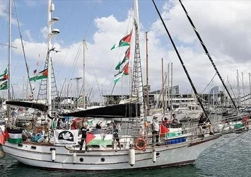Katil israil'in gözaltında tuttuğu Sumud aktivistleri açlık grevine başladı!