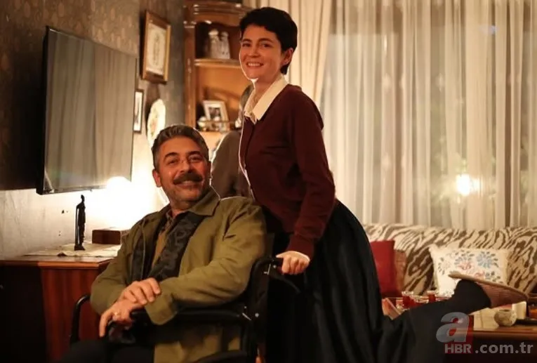 A.B.İ. setinden sürpriz kare! Sinan ve Mahinur ilk kez birlikte poz verdi 3