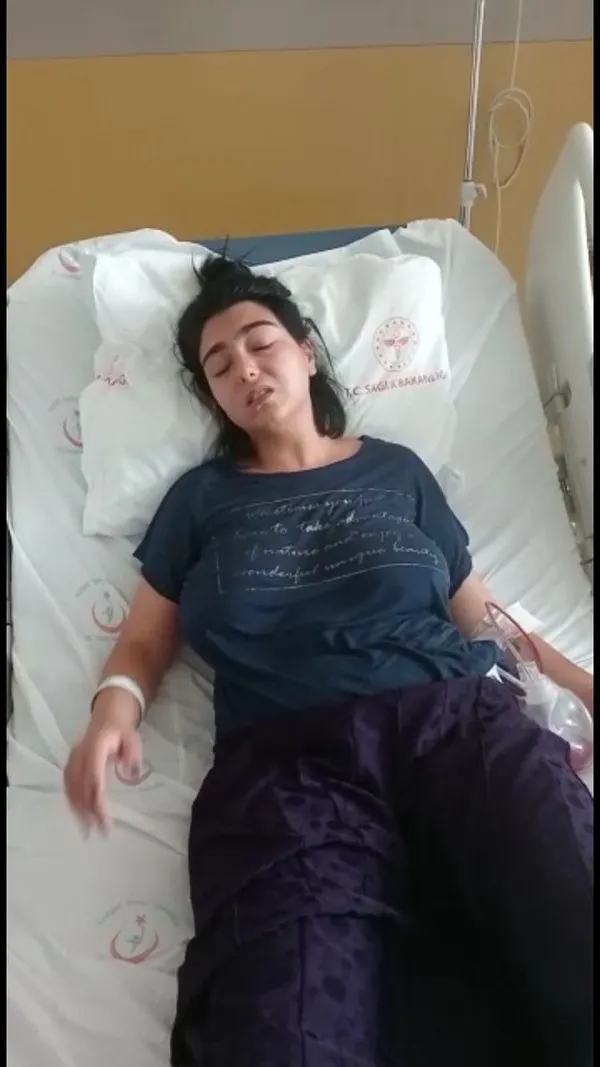 yozgatta-eski-es-dehseti-2-yasindaki-oglunun-gozu-onunde-bicaklandi-1661588063326.jpg Yozgat’ta eski eş dehşeti! 2 yaşındaki oğlunun gözü önünde bıçaklandı - 4