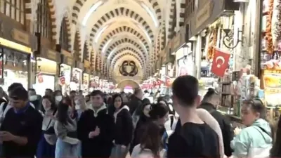 Mısır Çarşısı’nda Bayram yoğunluğu