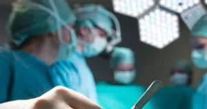 Başörtülü ön hekime yasak soruşturması