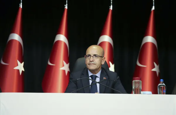 1693021066425.jpg Enflasyonla mücadeleden taviz yok! Hazine ve Maliye Bakanı Mehmet Şimşek: Enflasyon kalıcı olarak tek haneye inecek - 3