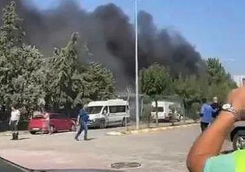 Tuzla’da boya fabrikasındaki yangın söndürüldü!