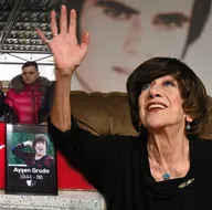 Usta oyuncu Ayşen Gruda son yolculuğuna uğurlandı