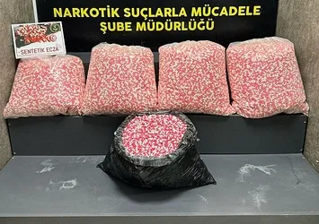 İzmir'de uyuşturucu operasyonu! 160 bin adet ele geçirildi