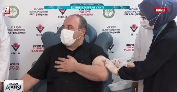 Bakan Mustafa Varank, VLP temelli Covid-19 aşısı yaptırdı