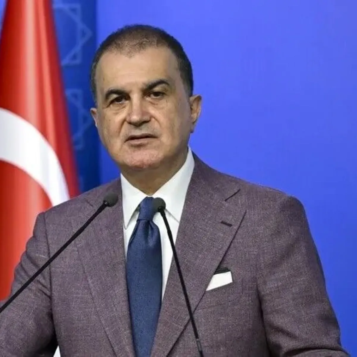 Ömer Çelik'ten Özgür Özel'e sert tepki: "AK Gençlikten siyaset öğrensin"