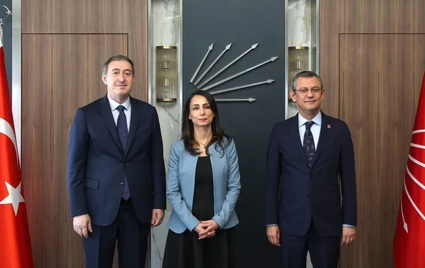 CHP anahtarı DEM’e teslim etti! İmamoğlu ve Özel İstanbul için tutuştu: Her türlü tavize hazırlar...