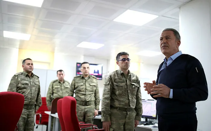 Bakan Akar, İdlib'te görev yapan birliklere seslendi - 1