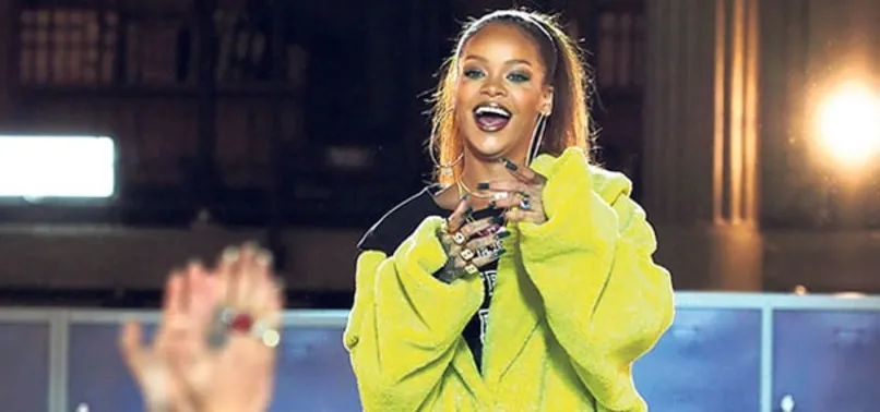Rihanna'dan yeni koleksiyon
