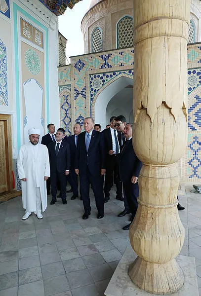 Son dakika: Başkan Erdoğan Özbekistan’da! Azerbaycan Cumhurbaşkanı Aliyev’le Semerkant’ta bir araya geldi