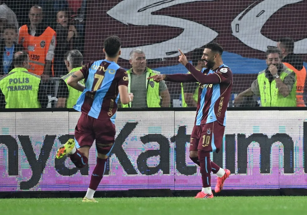 trabzonspordan-galatasaray-karsisindaki-4-0lik-galibiyet-sonrasi-gondermeli-paylasimlar-1789847425082.jpg Trabzonspor'dan Galatasaray'a 4-0'lık derbi galibiyeti sonrası peş peşe göndermeli sosyal medya paylaşımları - 2