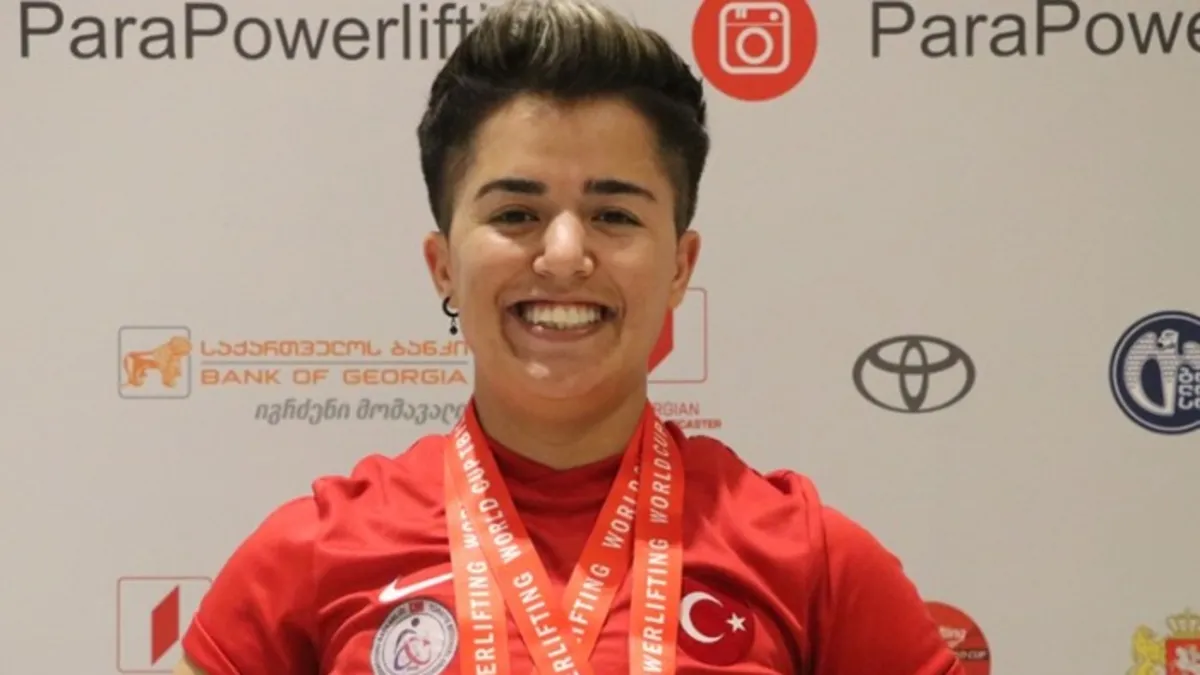 Milli para halterci Besra Duman'dan büyük başarı! Gümüş madalya kazanarak dünya ikincisi oldu