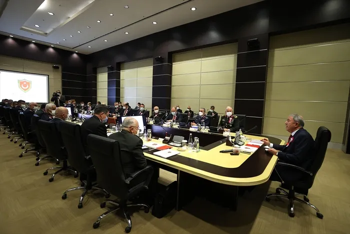 Son dakika: Suriye'ye operasyon olacak mı? Milli Savunma Bakanı Akar: Gereken ne varsa zamanı gelince yapılacak - 1